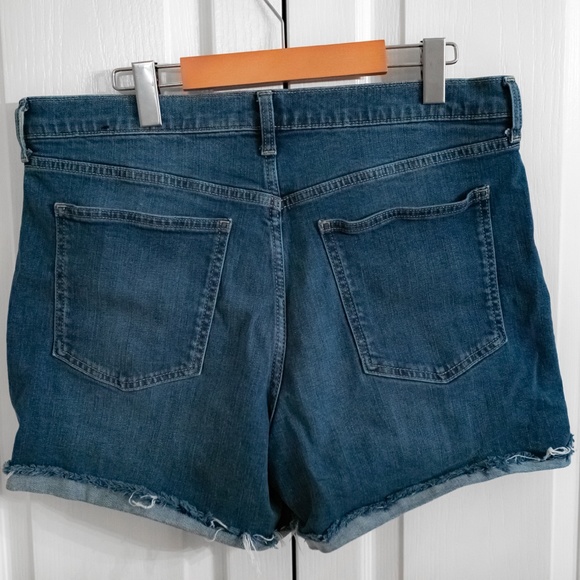 GAP CANADA - High Rise 4" Denim Short - Sz 31 - Picture 4 of 4